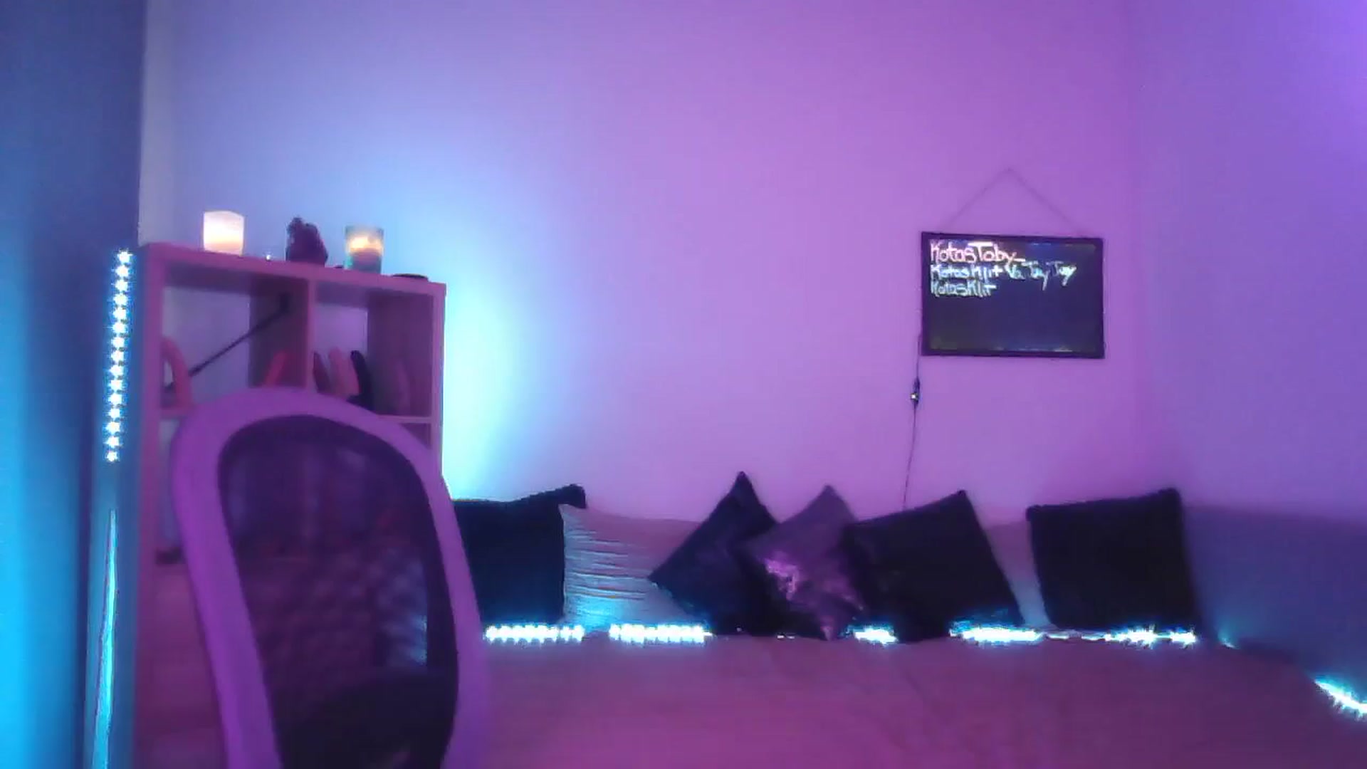 Gallery image thumbnail from DakotaCox's myfreecams stream on, 05/21/2025, 04:01 image 2 of 20