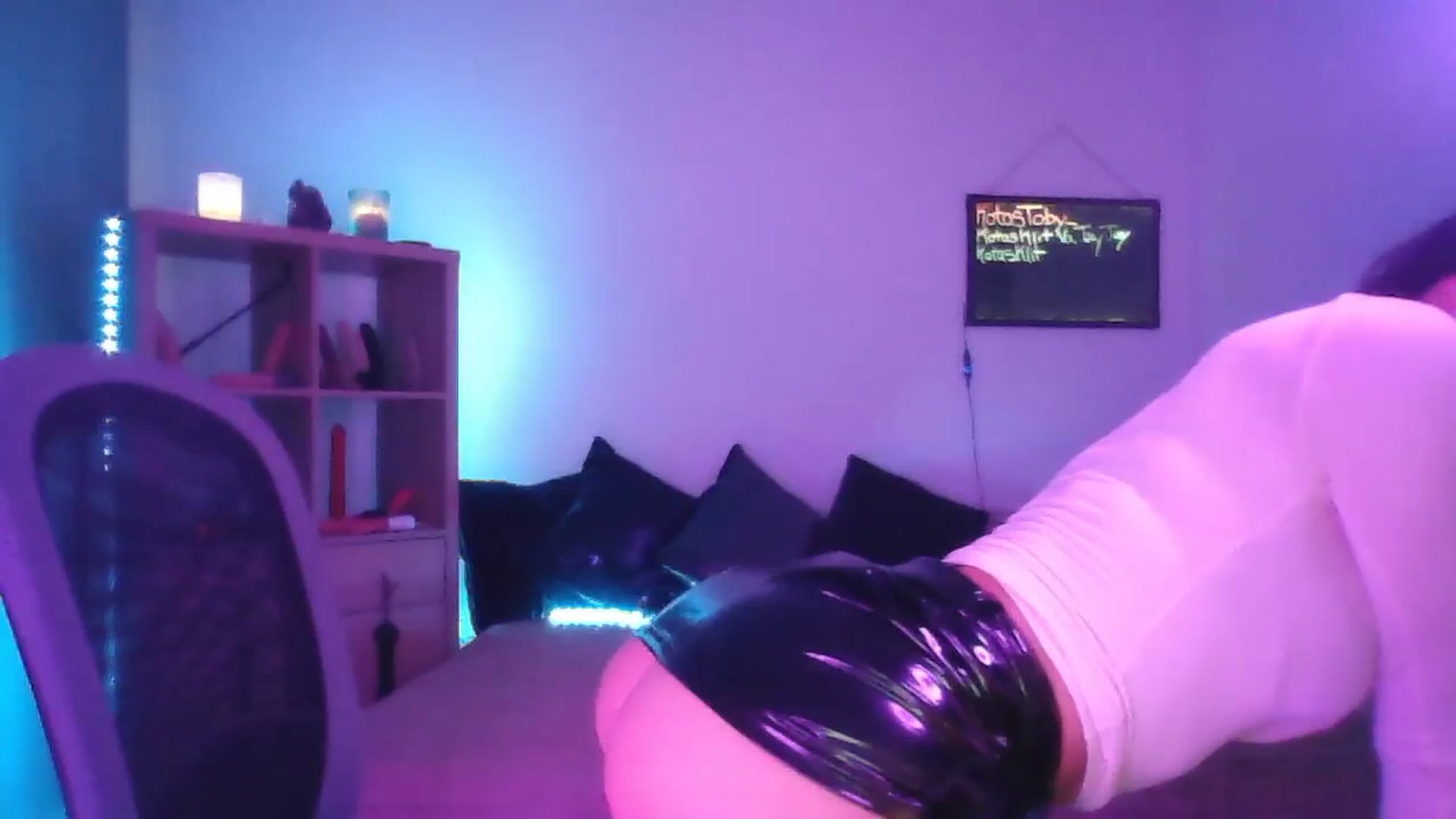 Gallery image thumbnail from DakotaCox's myfreecams stream on, 05/24/2025, 03:38 image 12 of 20
