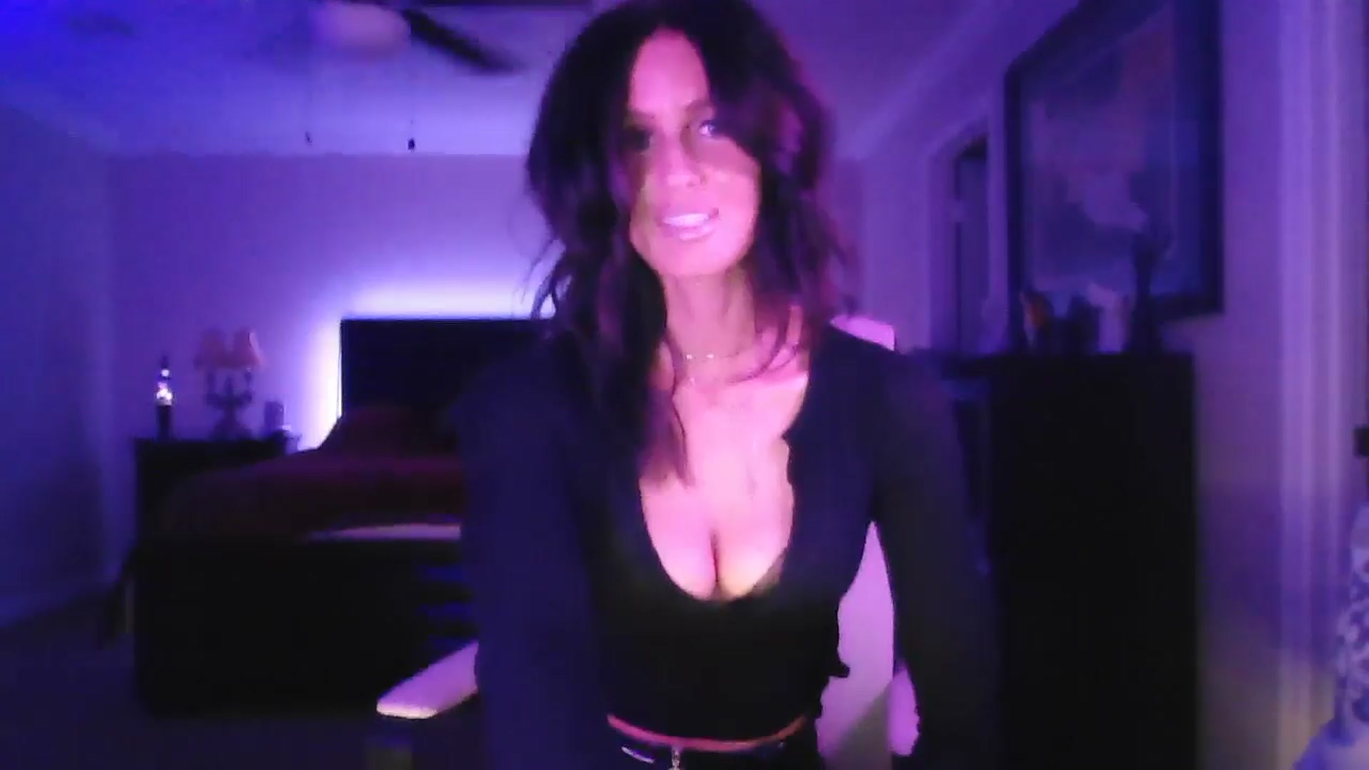 Gallery image thumbnail from DakotaCox's myfreecams stream on, 09/21/2025, 03:42 image 7 of 20