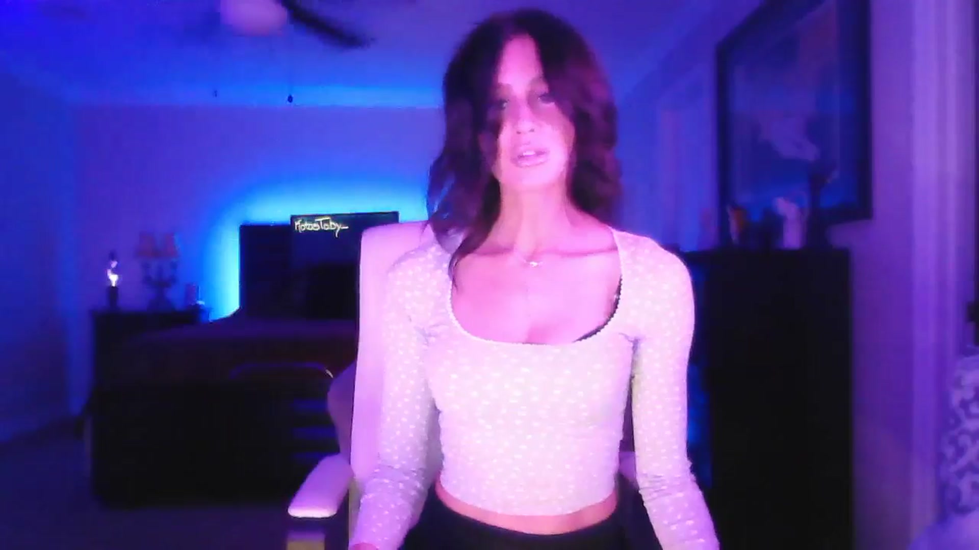 Gallery image thumbnail from DakotaCox's myfreecams stream on, 09/22/2025, 03:14 image 10 of 20