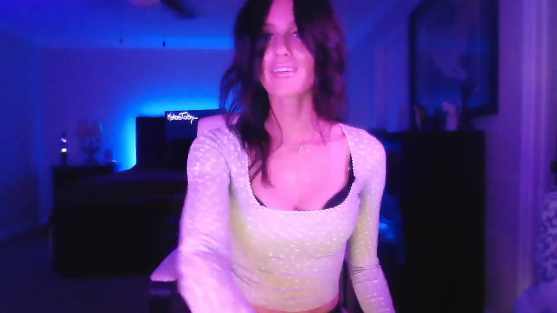 Gallery image thumbnail from DakotaCox's myfreecams stream on, 09/22/2025, 03:14 image 13 of 20