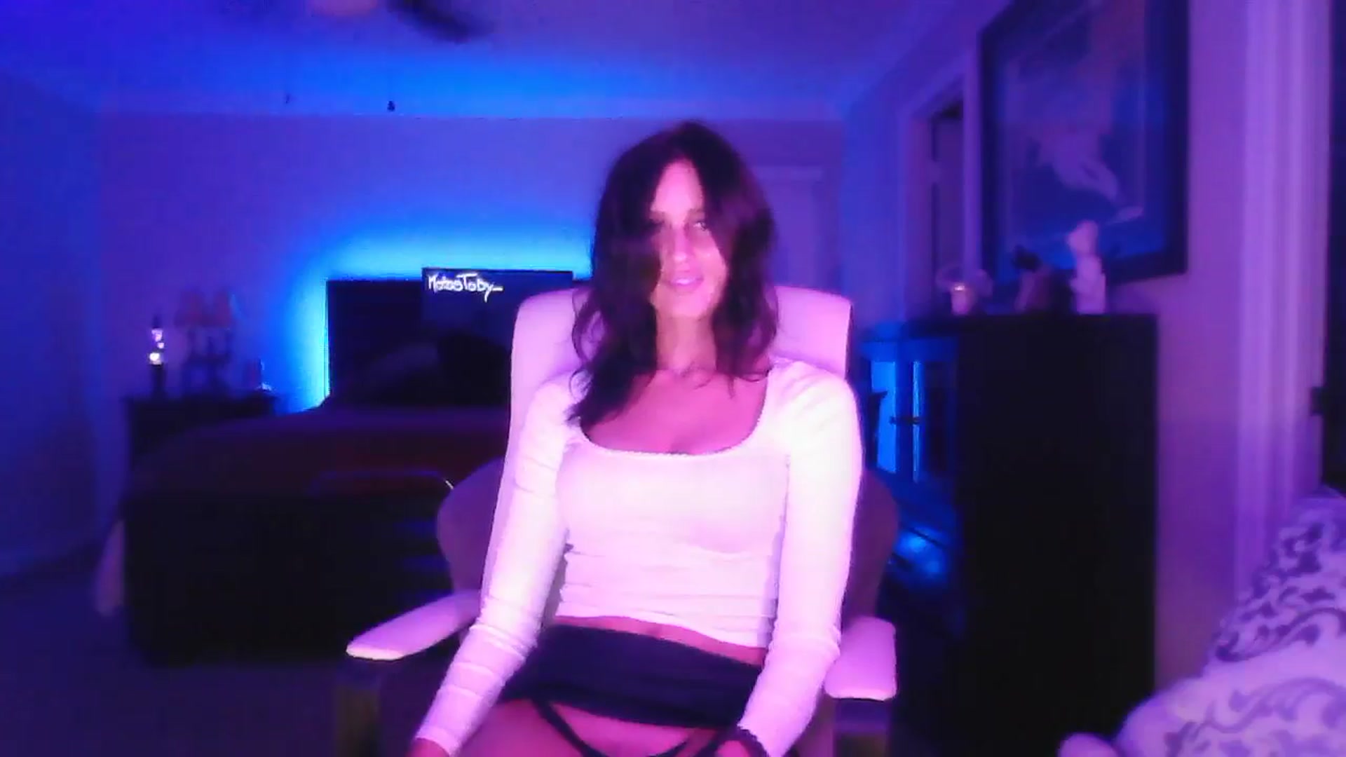 Gallery image thumbnail from DakotaCox's myfreecams stream on, 10/18/2025, 04:11 image 12 of 20
