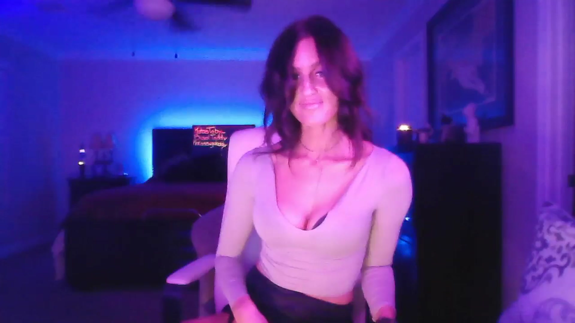 Gallery image thumbnail from DakotaCox's myfreecams stream on, 10/24/2025, 01:51 image 14 of 20