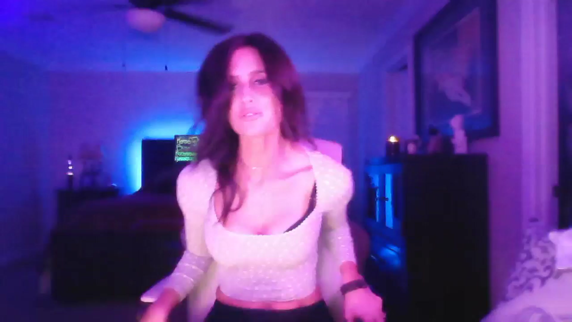 Gallery image thumbnail from DakotaCox's myfreecams stream on, 10/27/2025, 02:12 image 1 of 20