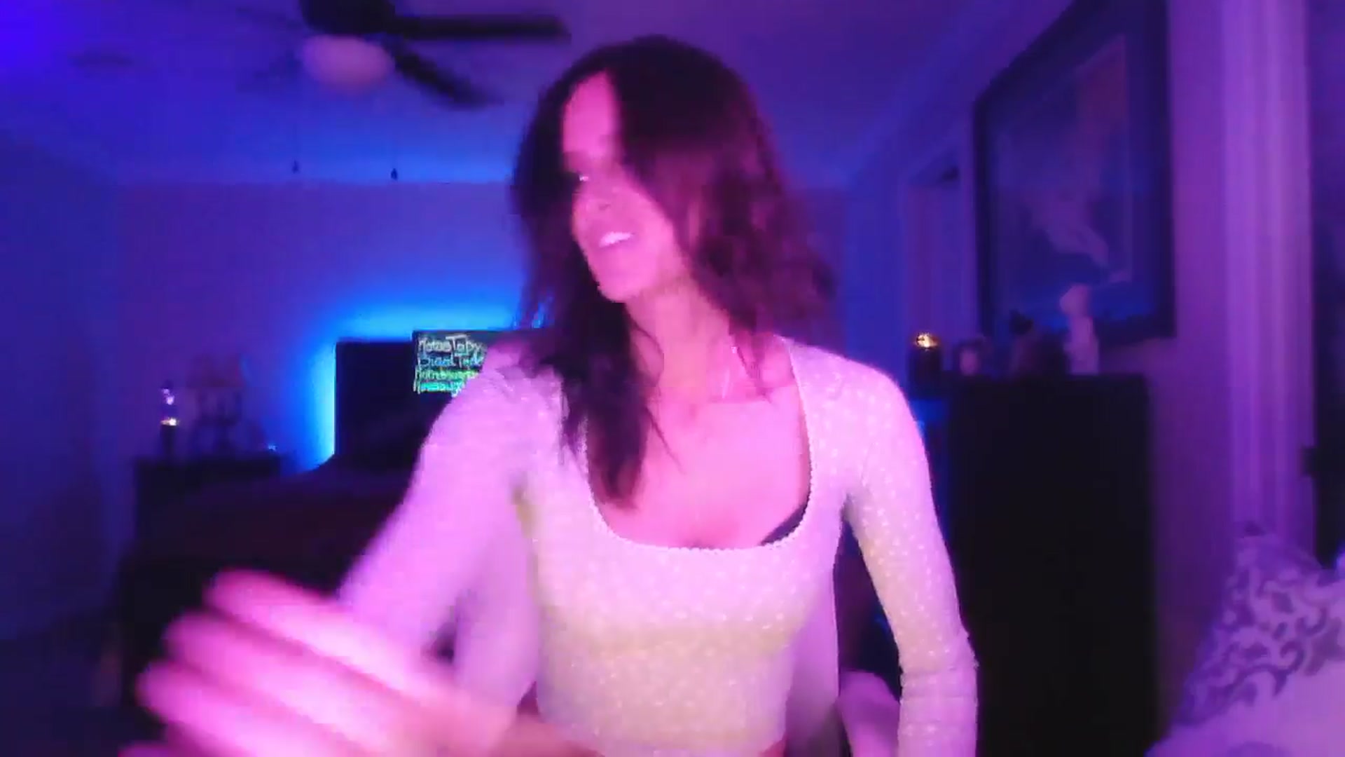 Gallery image thumbnail from DakotaCox's myfreecams stream on, 10/27/2025, 02:12 image 4 of 20