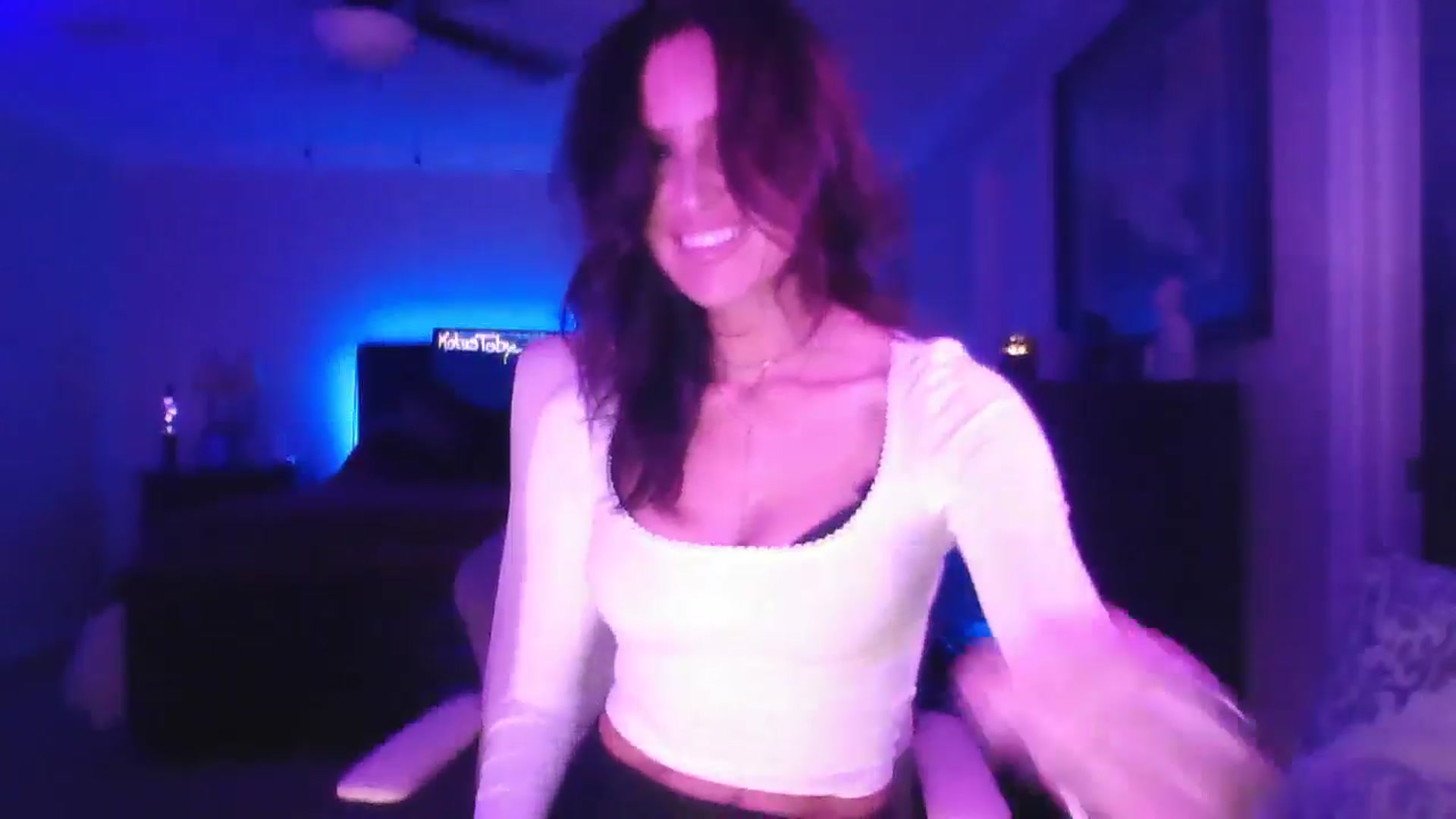 Gallery image thumbnail from DakotaCox's myfreecams stream on, 11/09/2025, 05:21 image 4 of 20