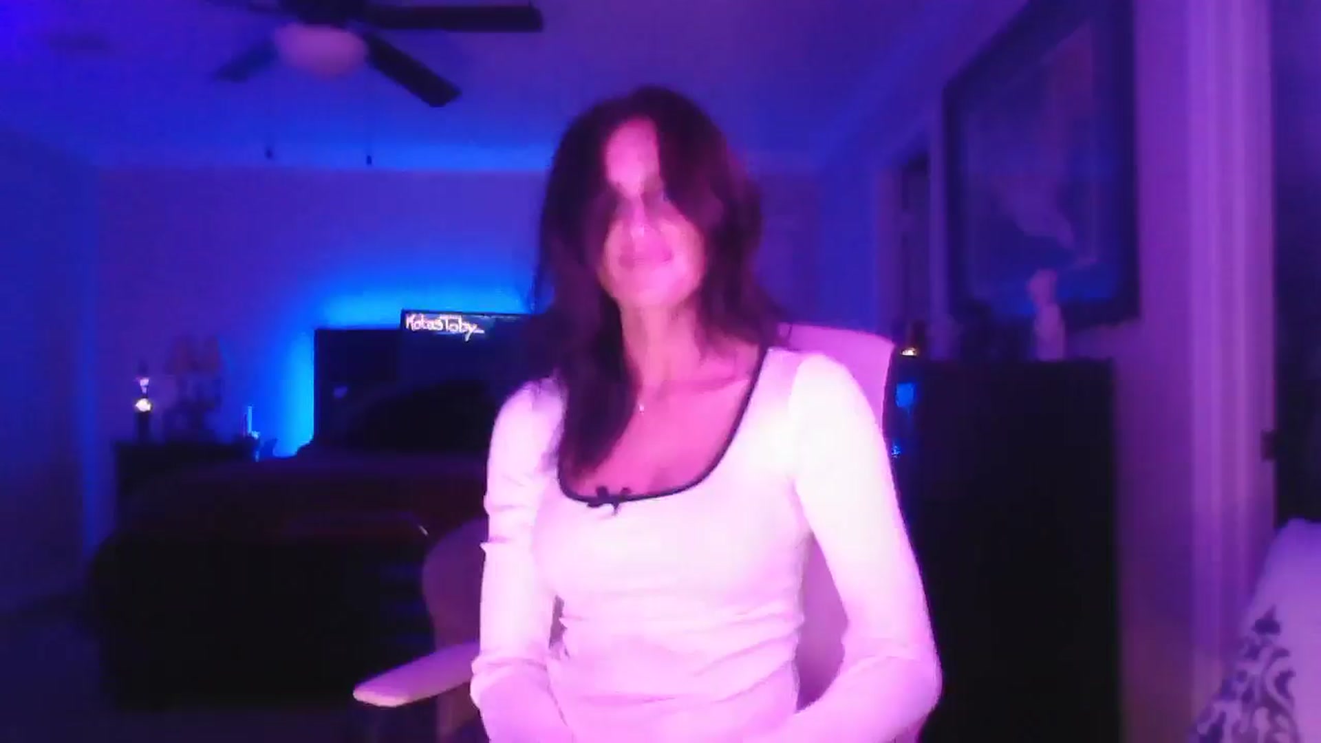 Gallery image thumbnail from DakotaCox's myfreecams stream on, 12/07/2025, 04:46 image 6 of 20