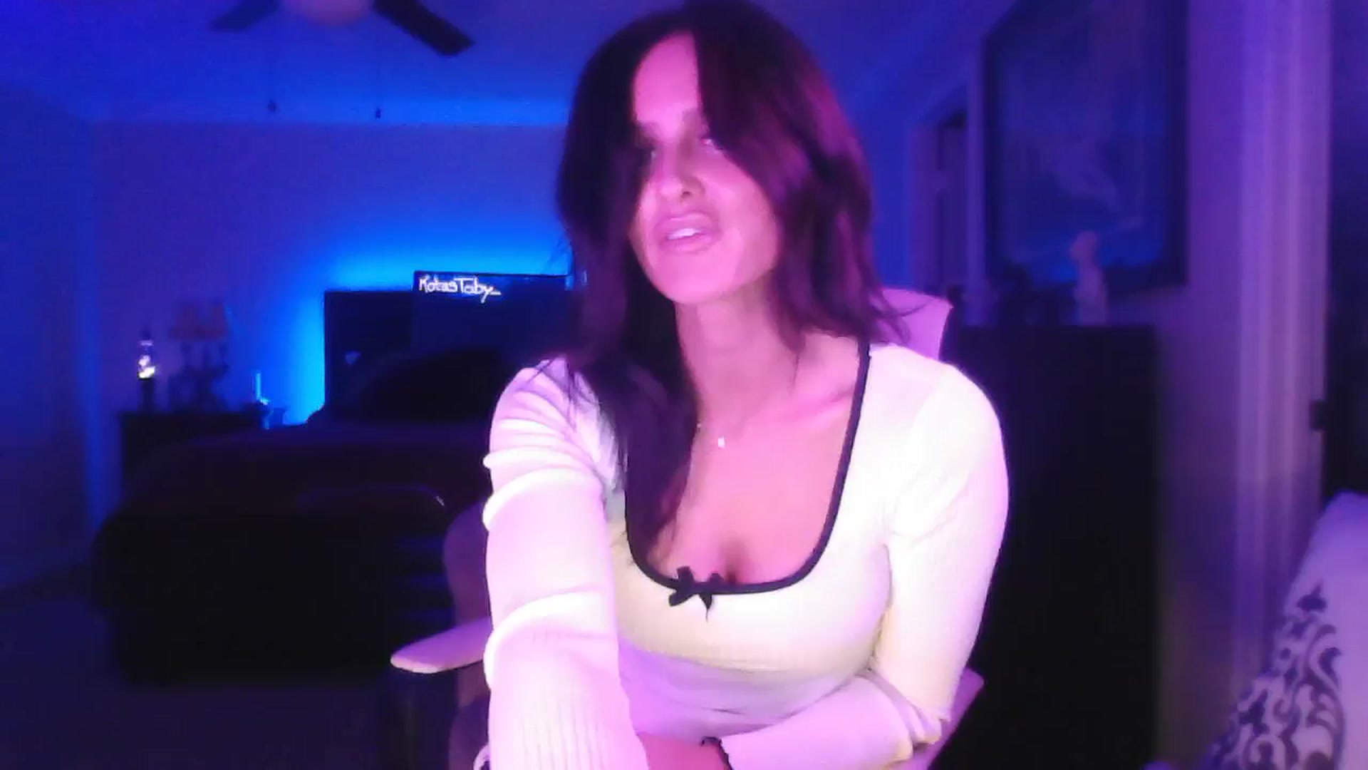 Gallery image thumbnail from DakotaCox's myfreecams stream on, 12/07/2025, 04:46 image 1 of 20