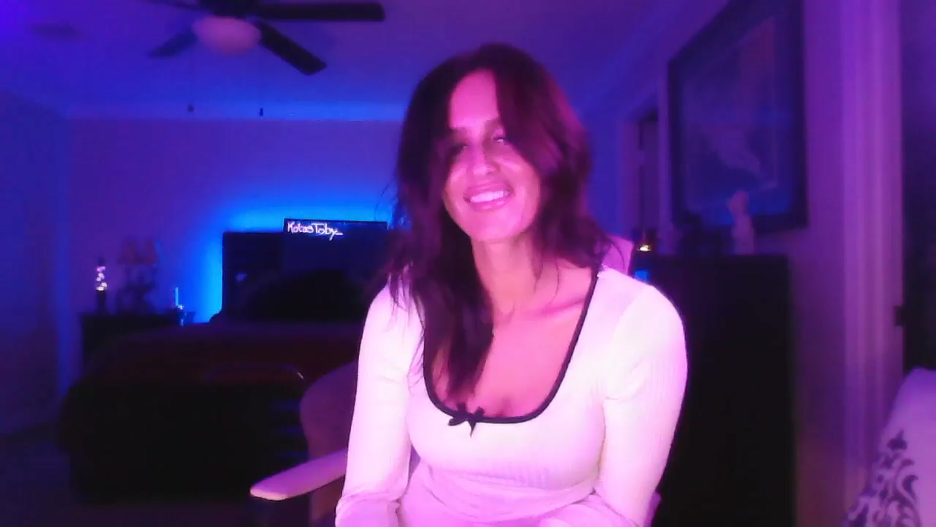 Gallery image thumbnail from DakotaCox's myfreecams stream on, 12/07/2025, 04:46 image 4 of 20