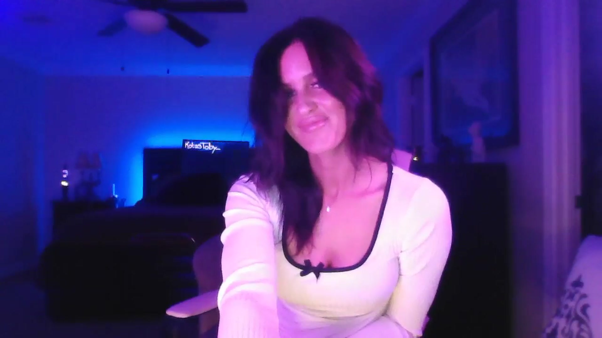 Gallery image thumbnail from DakotaCox's myfreecams stream on, 12/07/2025, 04:46 image 3 of 20
