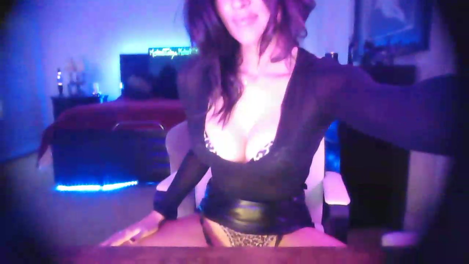 Gallery image thumbnail from DakotaCox's myfreecams stream on, 07/05/2026, 01:13 image 11 of 20