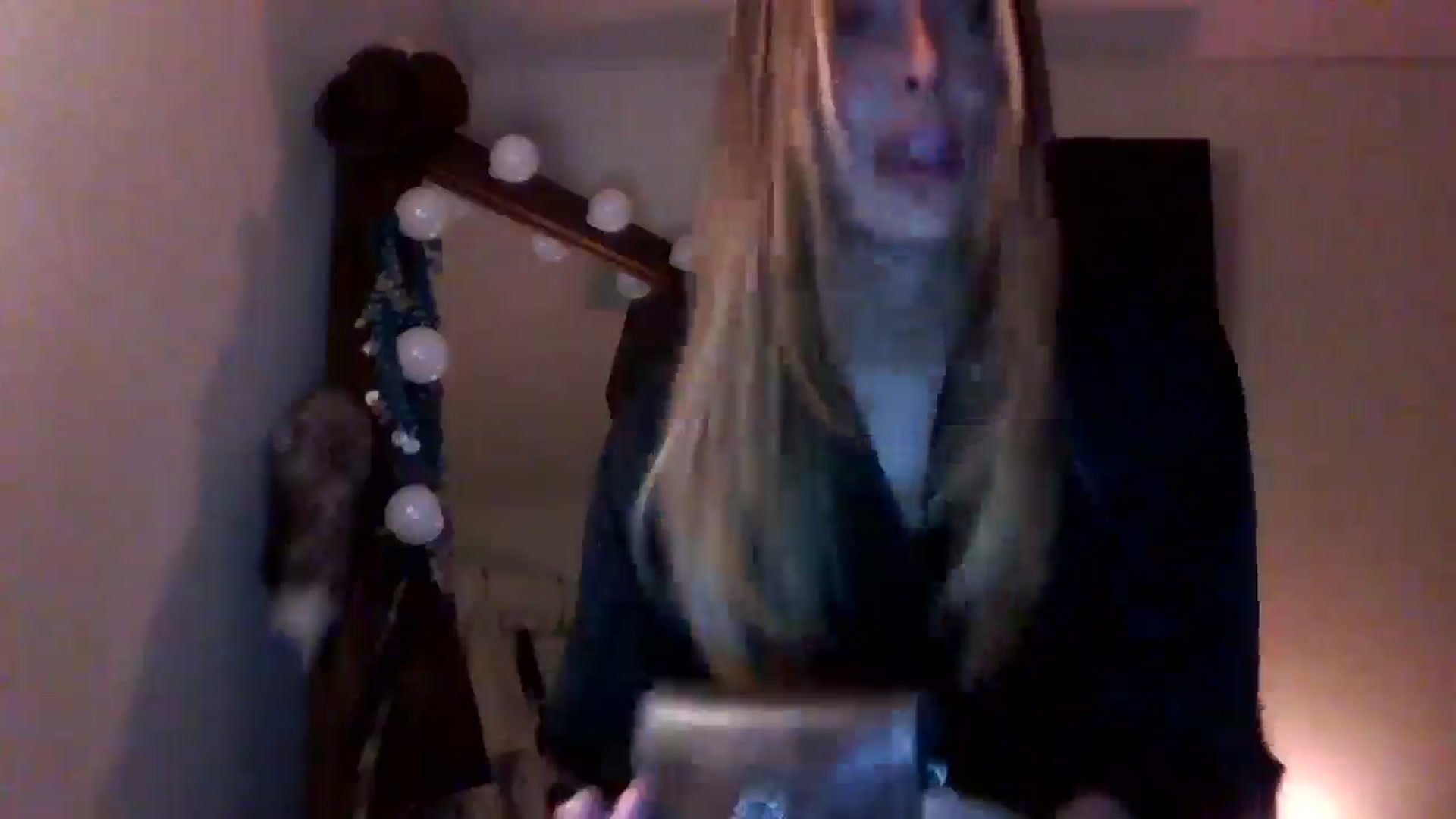 Gallery image thumbnail from Dakotadaniel's myfreecams stream on, 10/18/2024, 03:34 image 6 of 20