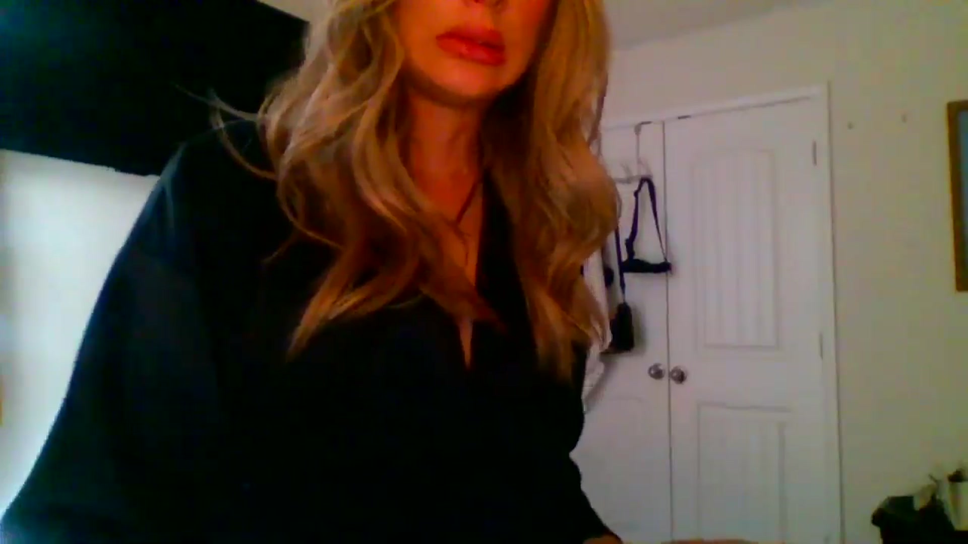 Gallery image thumbnail from Dakotadaniel's myfreecams stream on, 10/19/2024, 05:51 image 19 of 20