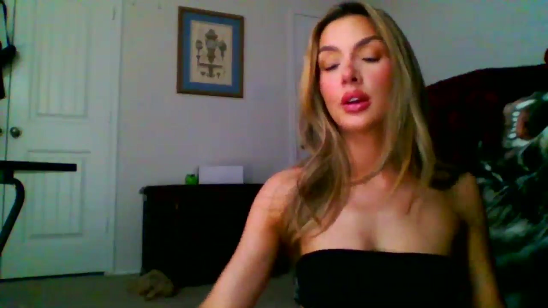 Gallery image thumbnail from Dakotadaniel's myfreecams stream on, 11/06/2024, 03:46 image 6 of 20