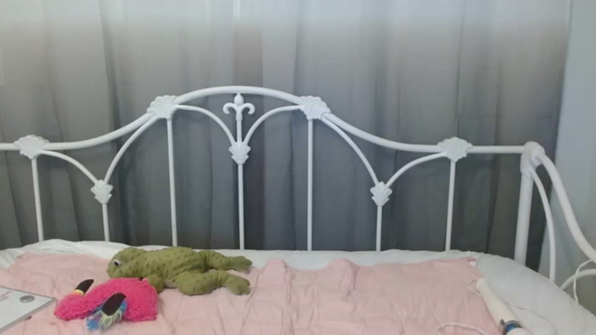 Gallery image thumbnail from DallasOhMy's myfreecams stream on, 11/17/2022, 21:58 image 11 of 20