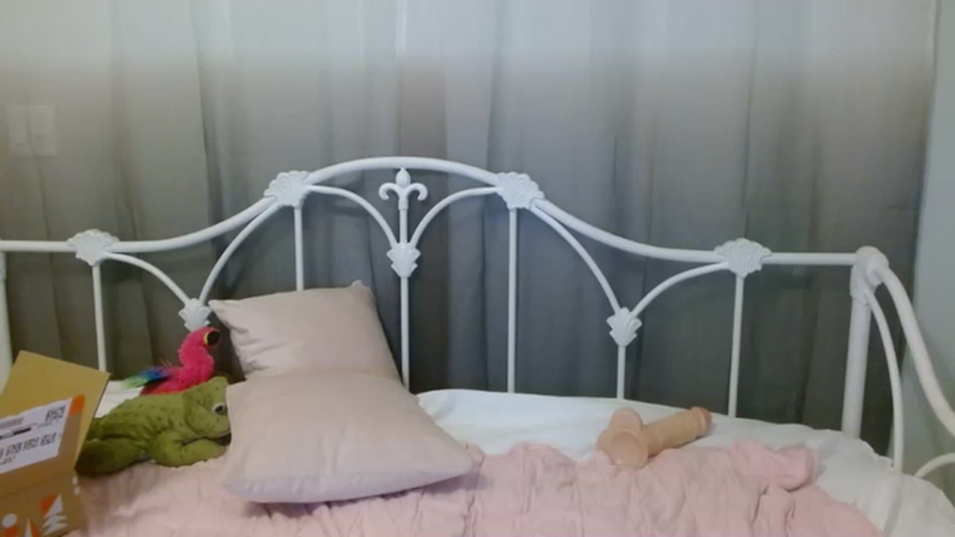 Gallery image thumbnail from DallasOhMy's myfreecams stream on, 12/02/2022, 24:03 image 4 of 20