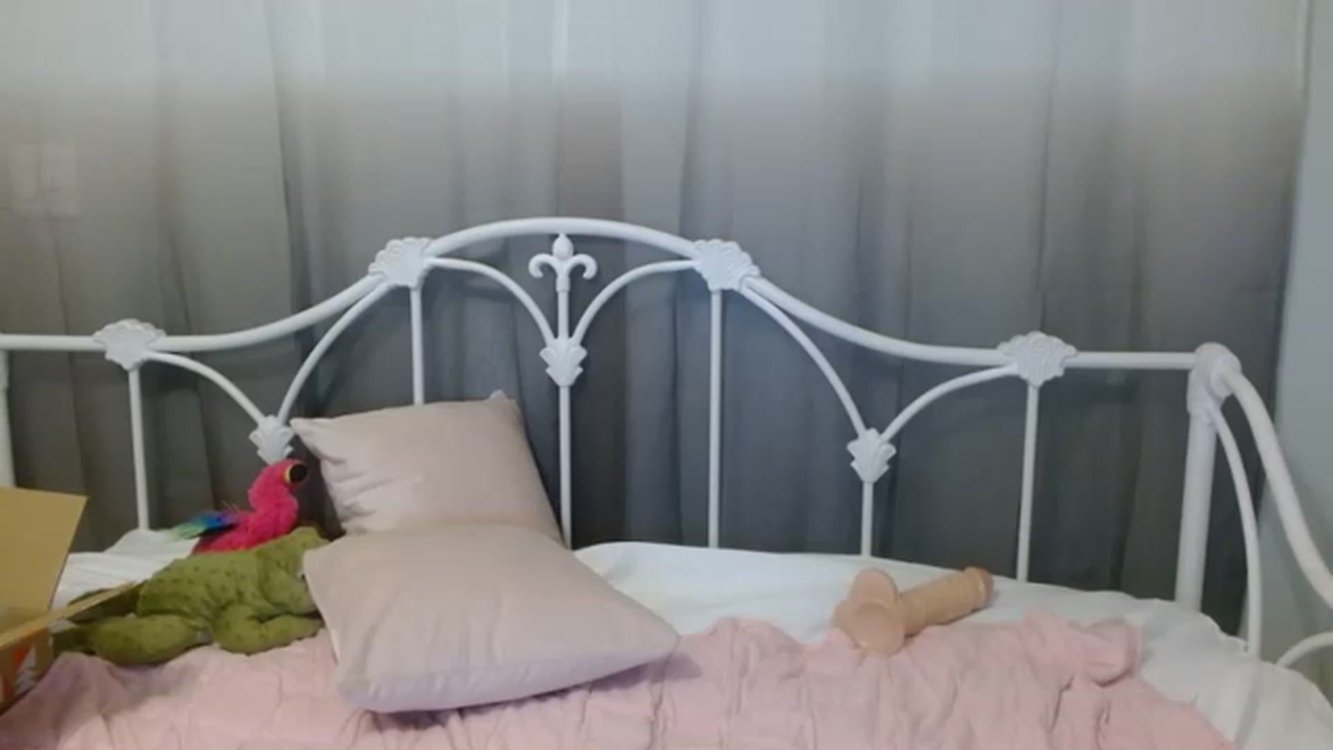 Gallery image thumbnail from DallasOhMy's myfreecams stream on, 12/02/2022, 24:03 image 8 of 20
