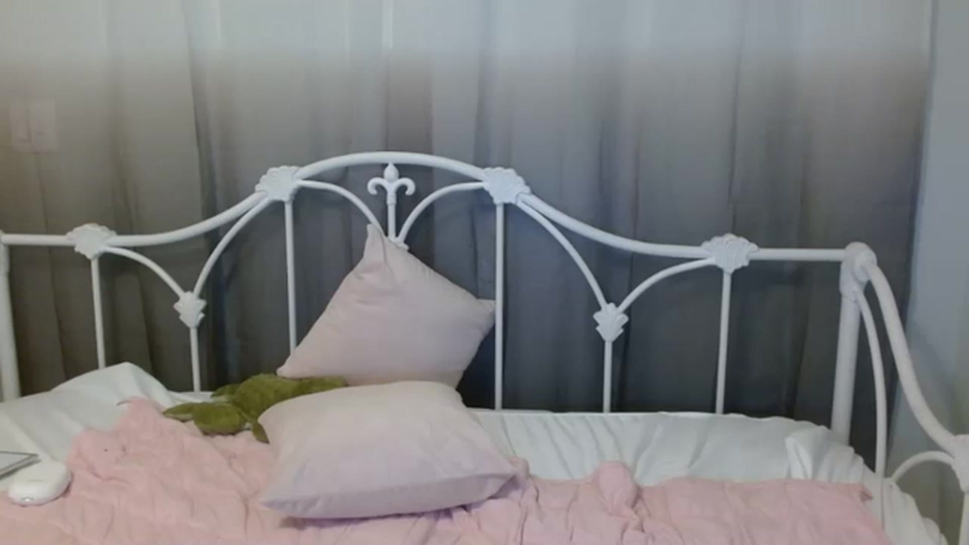 Gallery image thumbnail from DallasOhMy's myfreecams stream on, 12/17/2022, 02:24 image 1 of 20