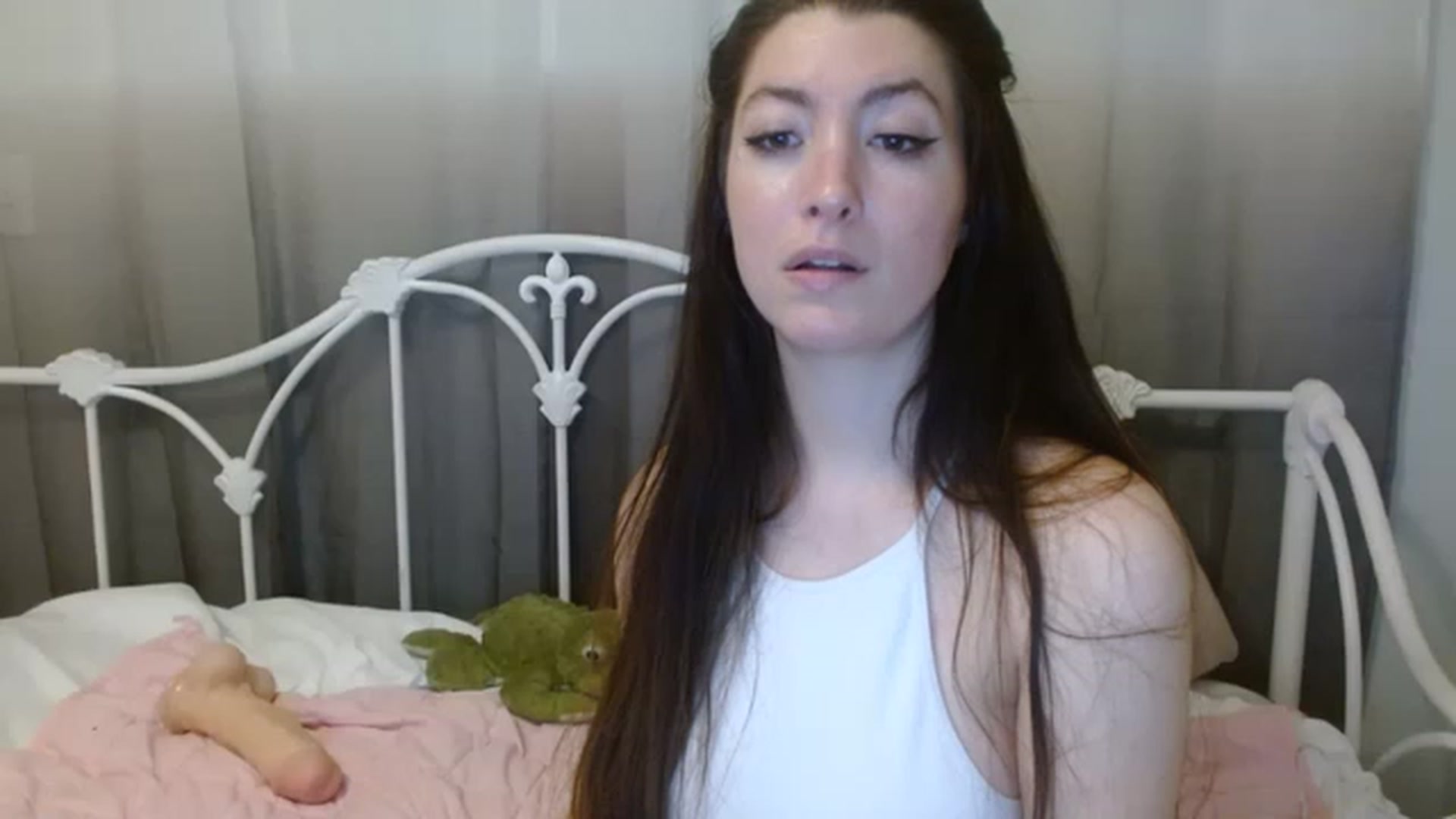 Gallery image thumbnail from DallasOhMy's myfreecams stream on, 12/20/2022, 03:05 image 12 of 20
