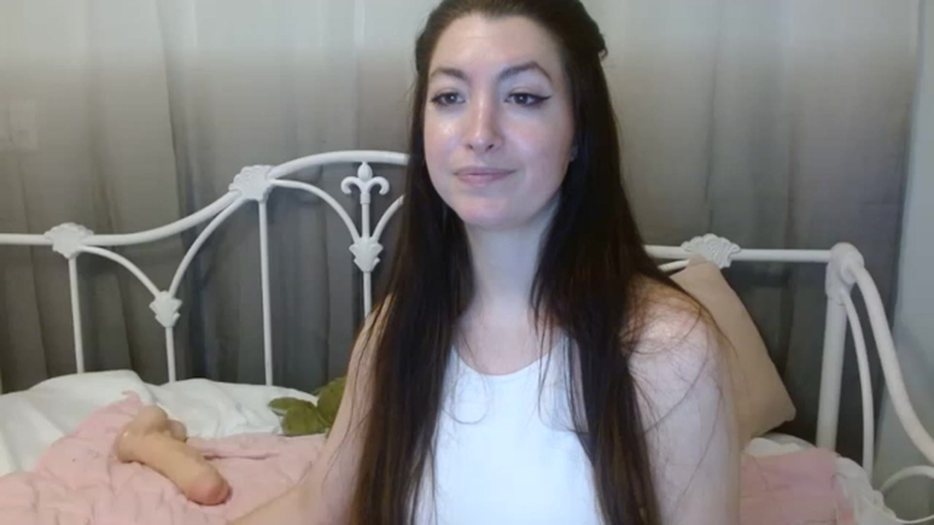 Gallery image thumbnail from DallasOhMy's myfreecams stream on, 12/20/2022, 03:05 image 7 of 20