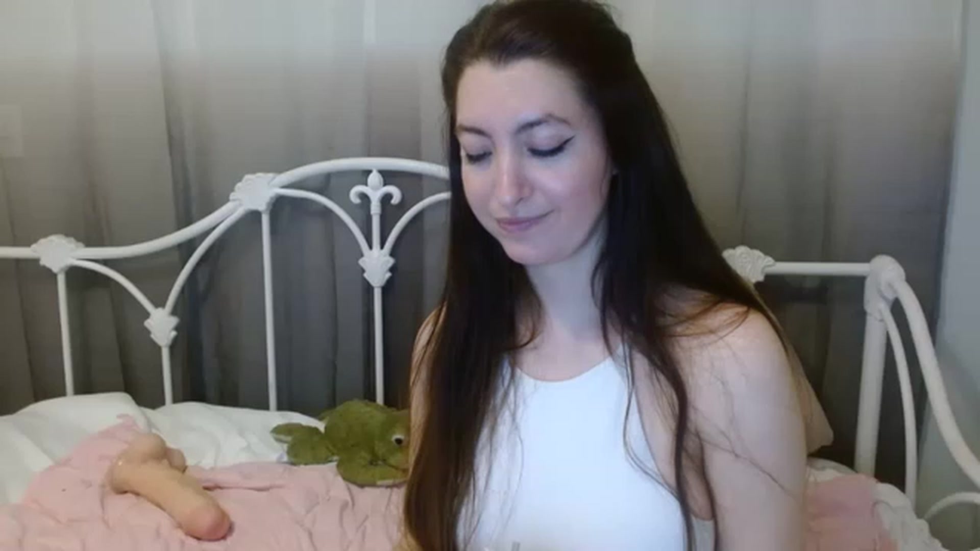 Gallery image thumbnail from DallasOhMy's myfreecams stream on, 12/20/2022, 03:05 image 14 of 20