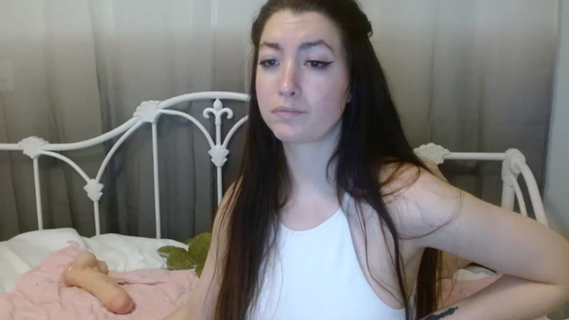 Gallery image thumbnail from DallasOhMy's myfreecams stream on, 12/20/2022, 03:05 image 13 of 20