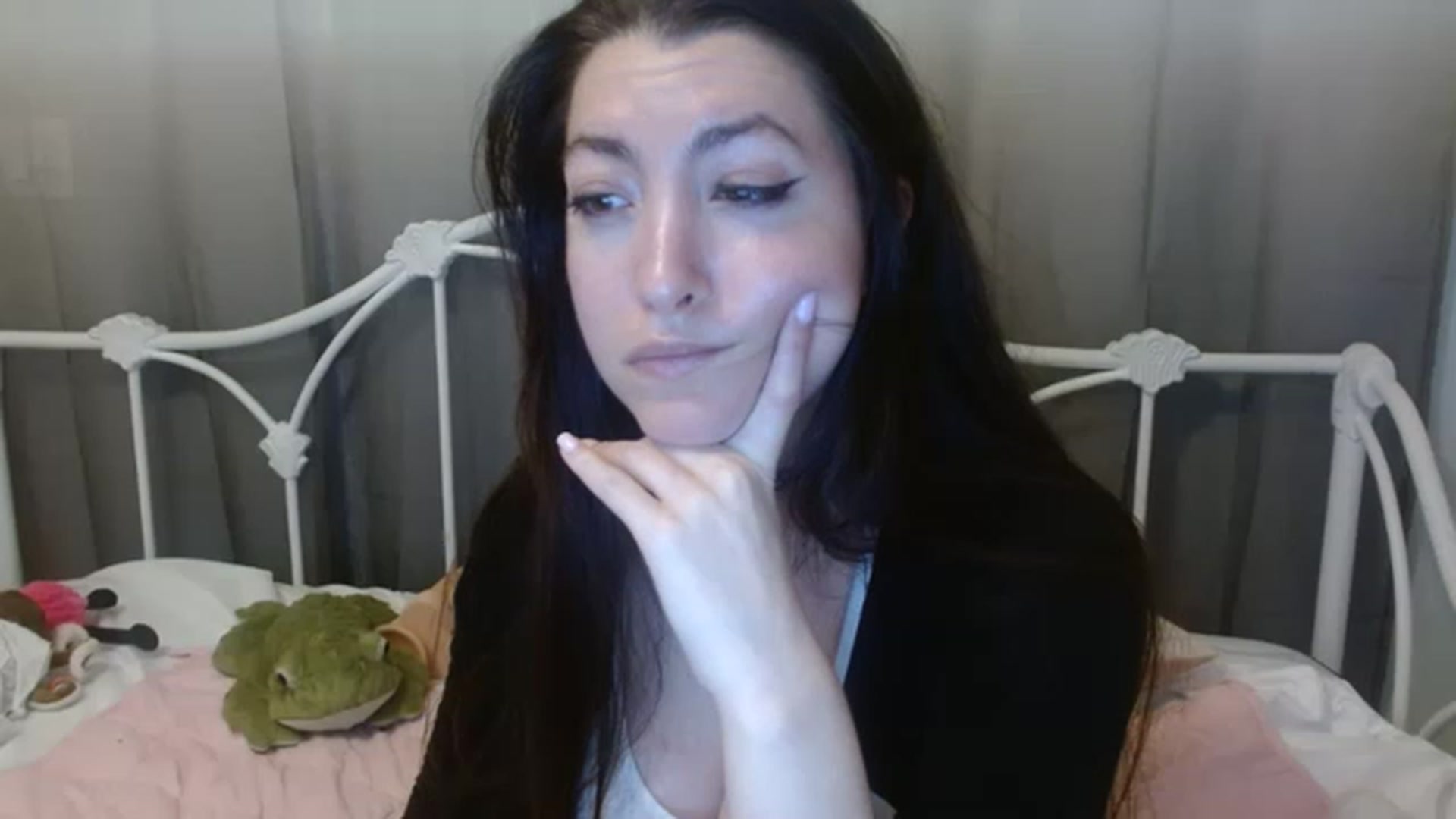 Gallery image thumbnail from DallasOhMy's myfreecams stream on, 12/28/2022, 04:34 image 18 of 20