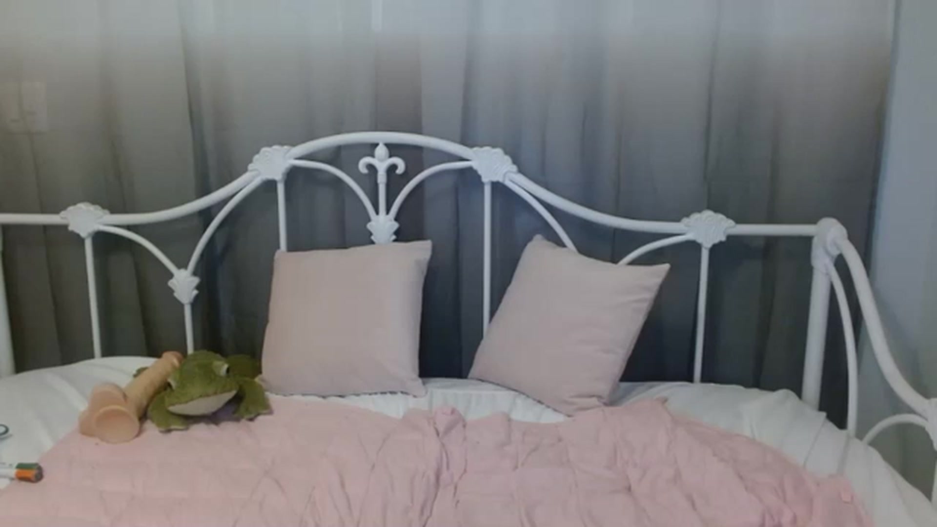 Gallery image thumbnail from DallasOhMy's myfreecams stream on, 12/30/2022, 24:45 image 14 of 20