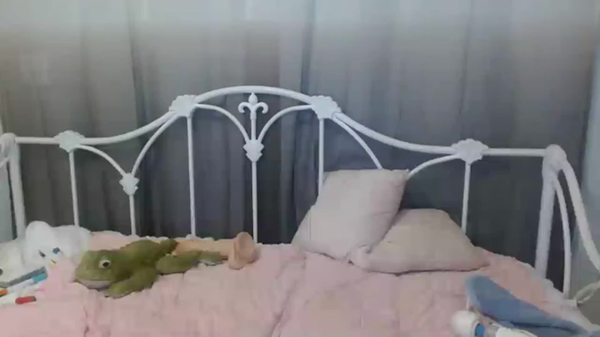 Gallery image thumbnail from DallasOhMy's myfreecams stream on, 01/01/2023, 21:34 image 4 of 20