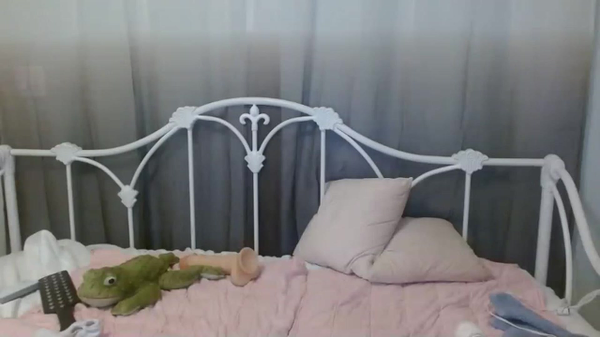 Gallery image thumbnail from DallasOhMy's myfreecams stream on, 01/01/2023, 22:35 image 6 of 20