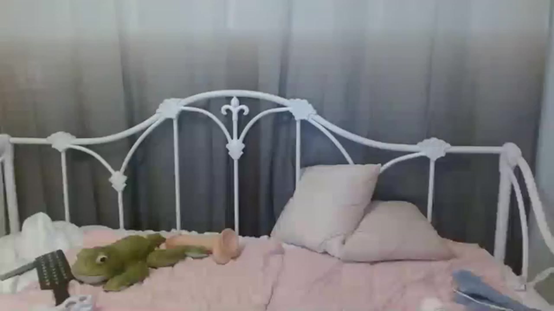 Gallery image thumbnail from DallasOhMy's myfreecams stream on, 01/01/2023, 22:35 image 5 of 20