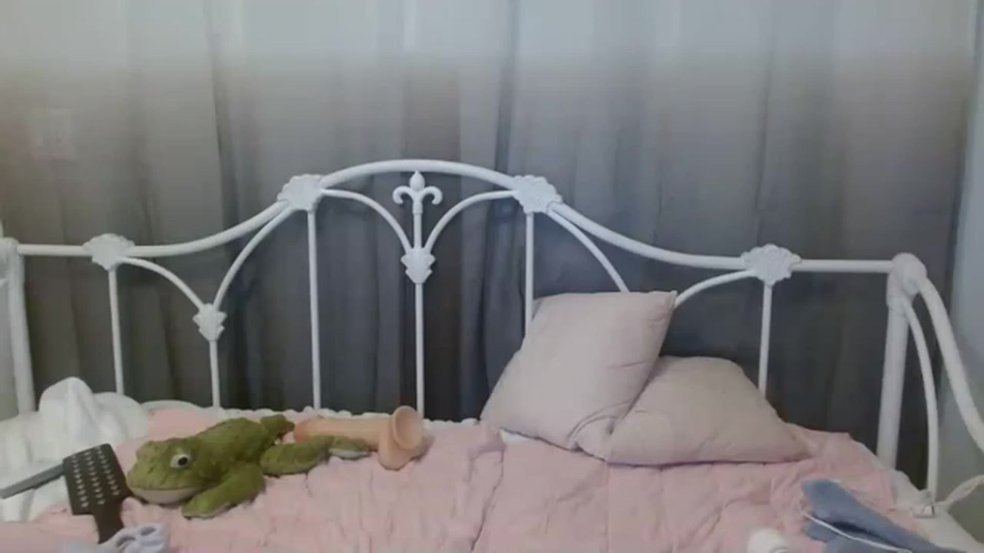 Gallery image thumbnail from DallasOhMy's myfreecams stream on, 01/01/2023, 22:35 image 7 of 20