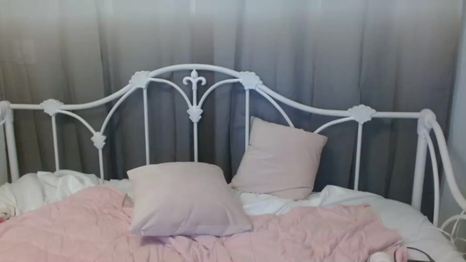 Gallery image thumbnail from DallasOhMy's myfreecams stream on, 01/06/2023, 02:45 image 1 of 20