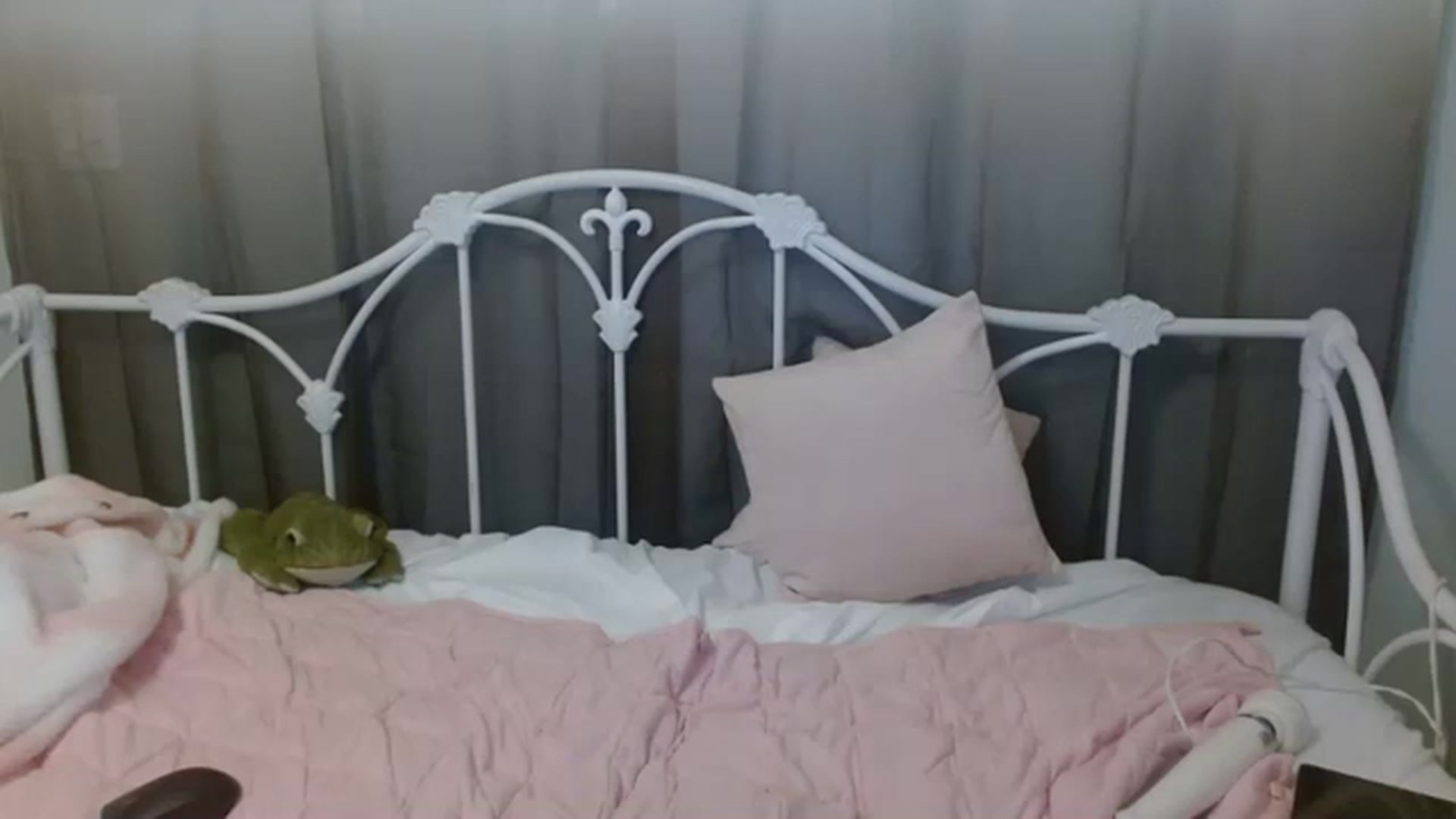 Gallery image thumbnail from DallasOhMy's myfreecams stream on, 01/07/2023, 02:20 image 3 of 20