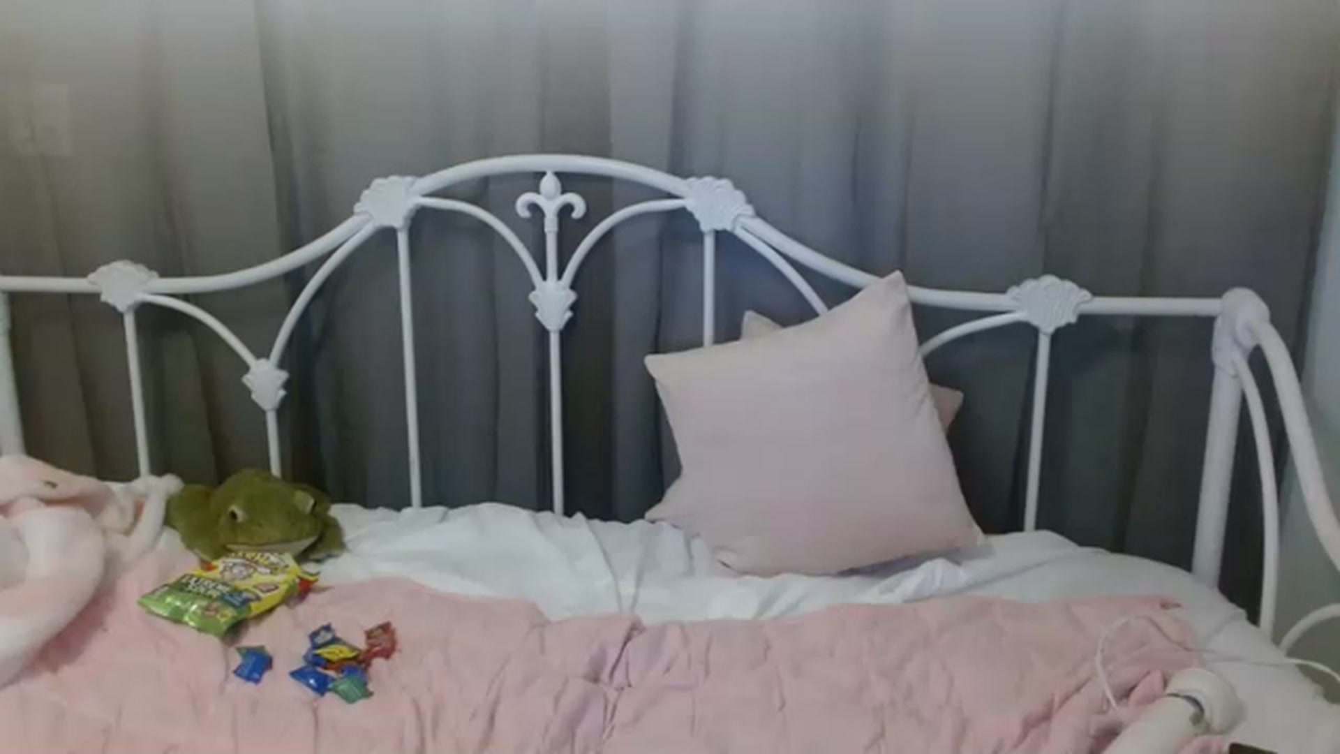 Gallery image thumbnail from DallasOhMy's myfreecams stream on, 01/07/2023, 02:20 image 17 of 20