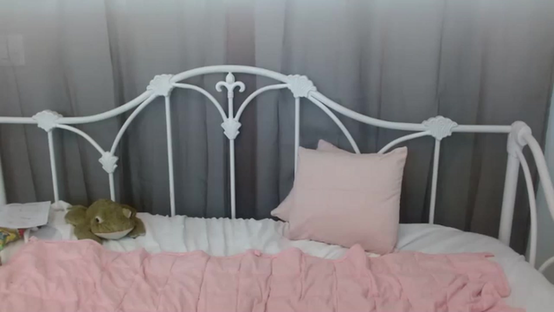 Gallery image thumbnail from DallasOhMy's myfreecams stream on, 01/09/2023, 20:09 image 1 of 20