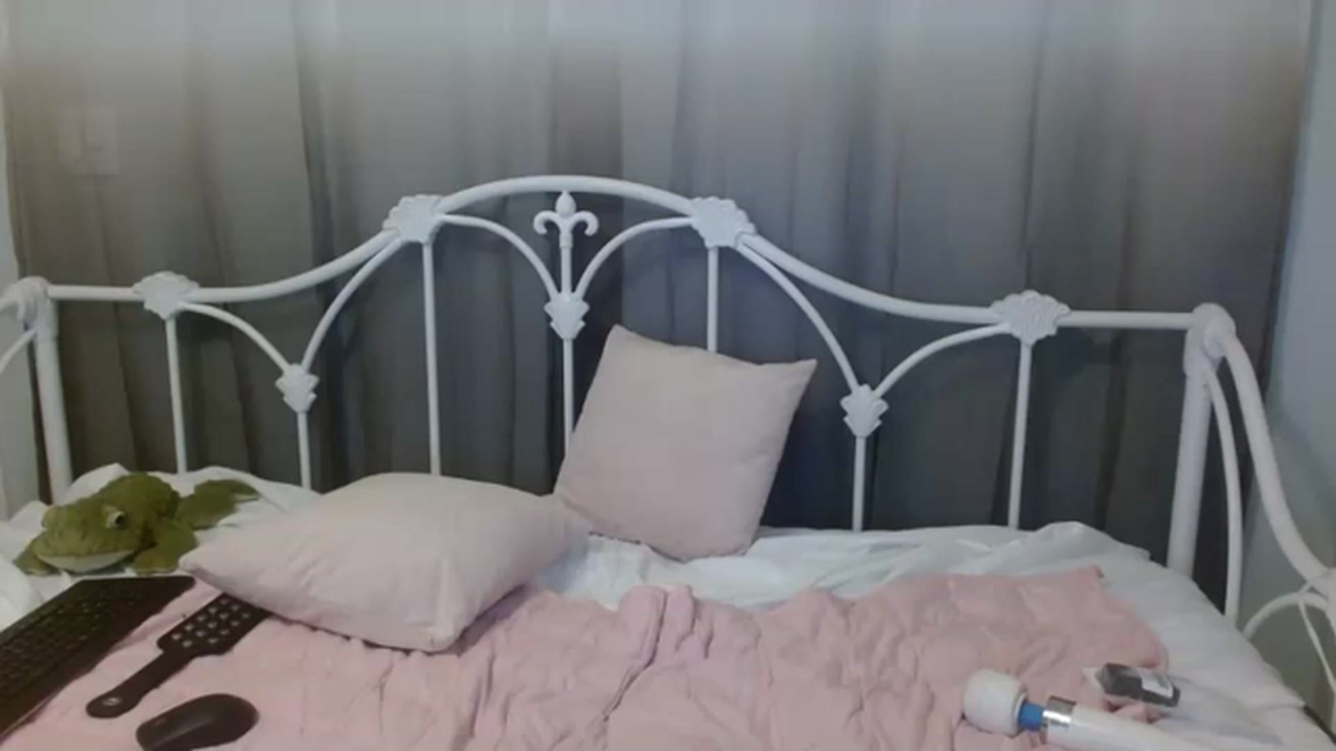 Gallery image thumbnail from DallasOhMy's myfreecams stream on, 01/13/2023, 04:55 image 12 of 20