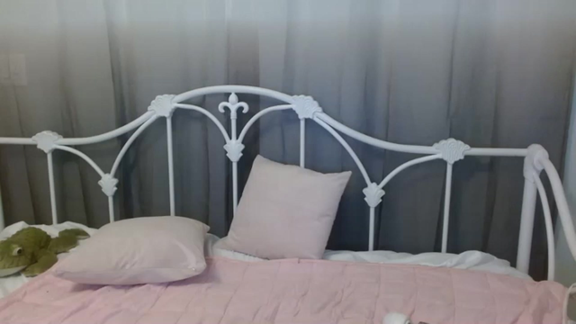 Gallery image thumbnail from DallasOhMy's myfreecams stream on, 01/13/2023, 19:59 image 18 of 20