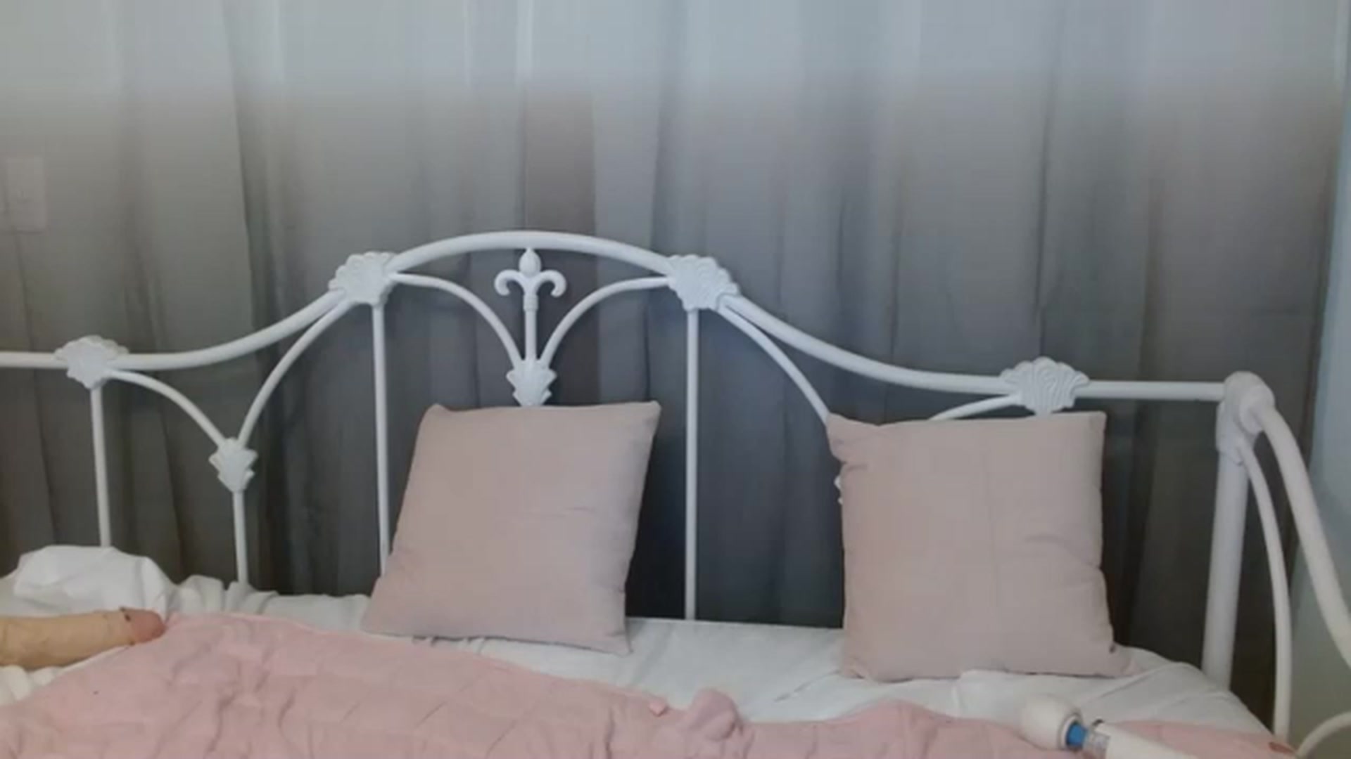 Gallery image thumbnail from DallasOhMy's myfreecams stream on, 01/17/2023, 17:51 image 3 of 20