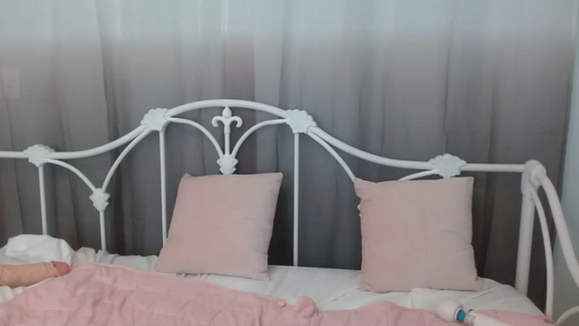 Gallery image thumbnail from DallasOhMy's myfreecams stream on, 01/17/2023, 17:51 image 1 of 20