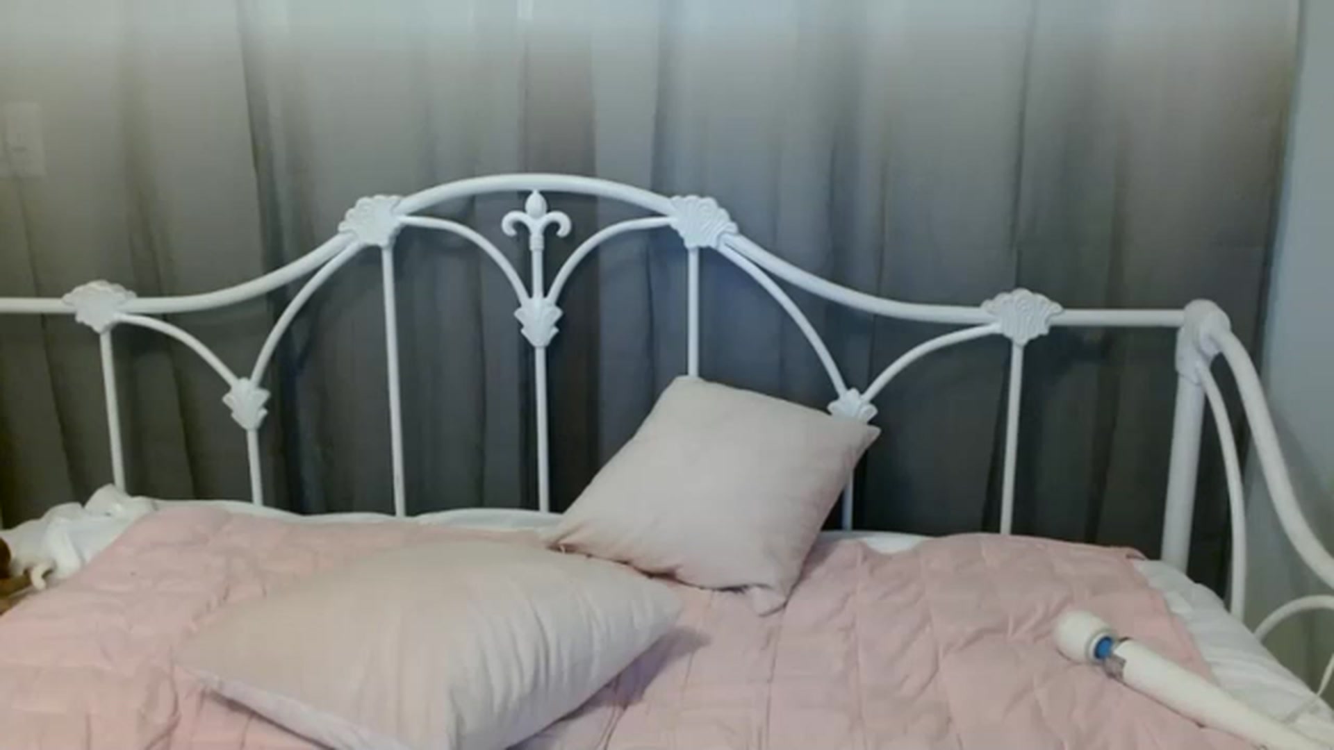 Gallery image thumbnail from DallasOhMy's myfreecams stream on, 01/21/2023, 02:43 image 11 of 20