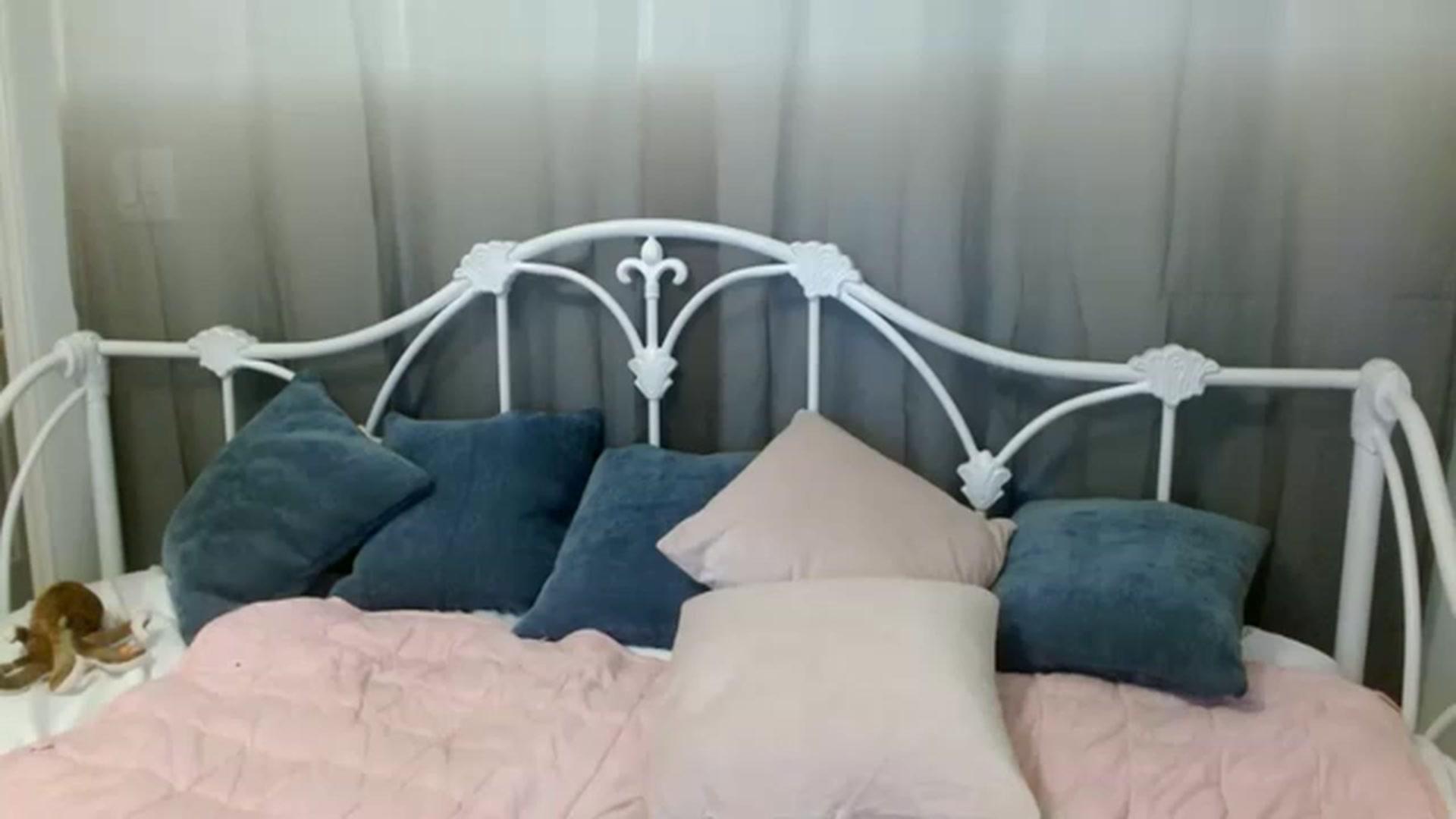Gallery image thumbnail from DallasOhMy's myfreecams stream on, 01/28/2023, 24:22 image 20 of 20