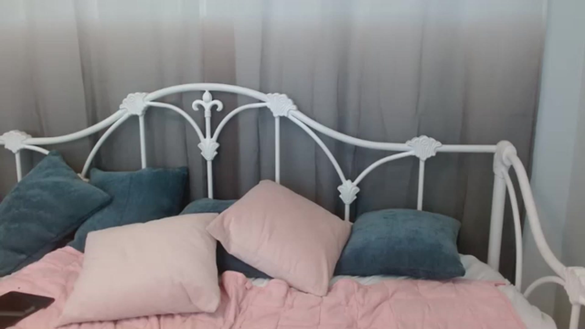 Gallery image thumbnail from DallasOhMy's myfreecams stream on, 02/01/2023, 18:30 image 13 of 20