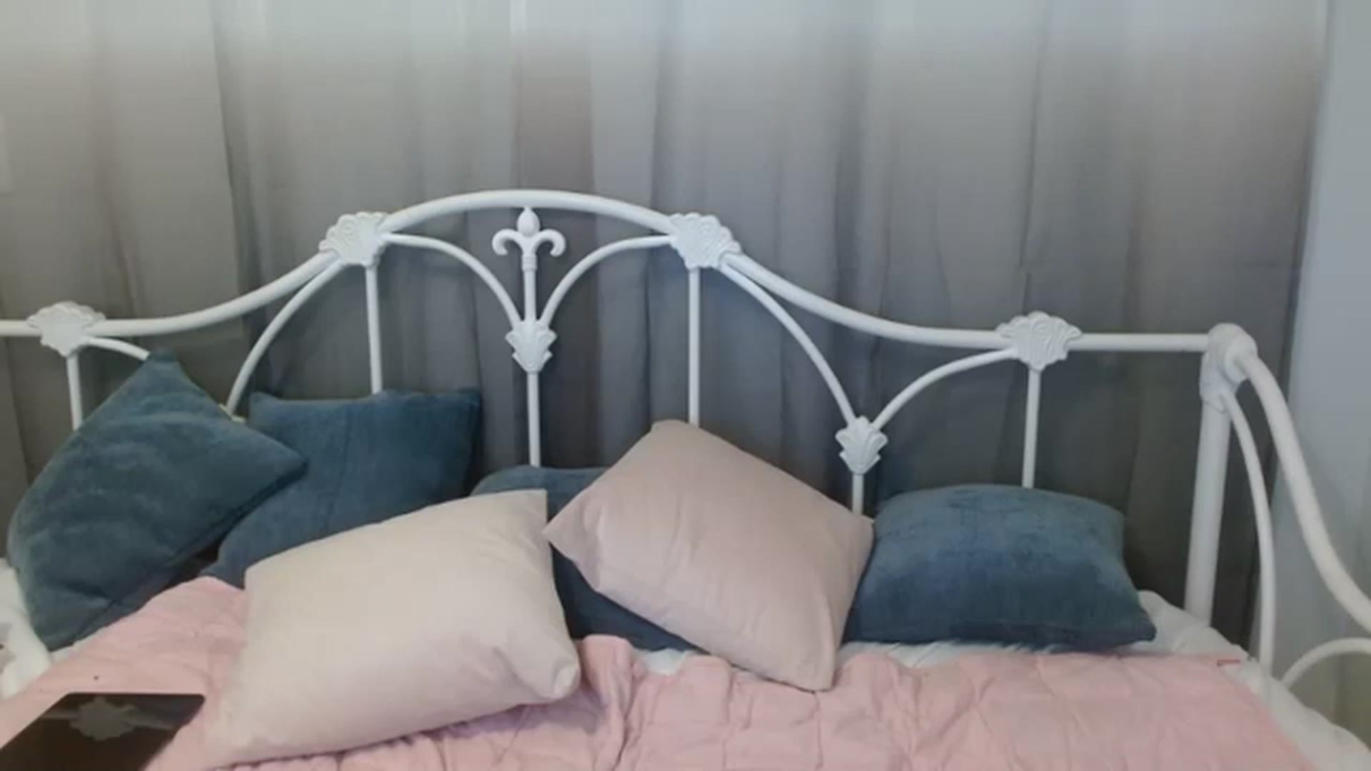 Gallery image thumbnail from DallasOhMy's myfreecams stream on, 02/01/2023, 22:54 image 3 of 20