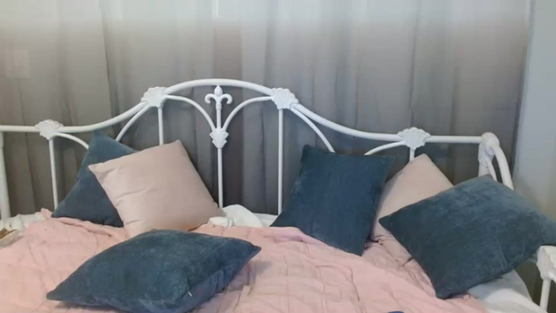 Gallery image thumbnail from DallasOhMy's myfreecams stream on, 02/07/2023, 18:53 image 3 of 20