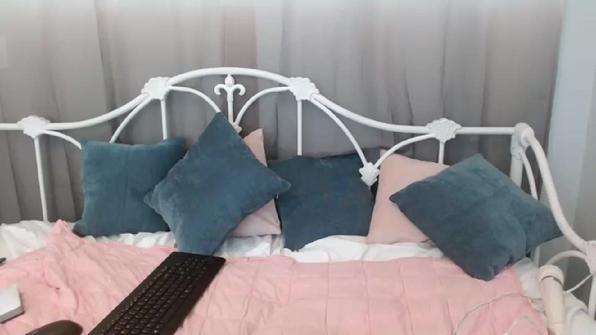 Gallery image thumbnail from DallasOhMy's myfreecams stream on, 02/13/2023, 19:30 image 16 of 20
