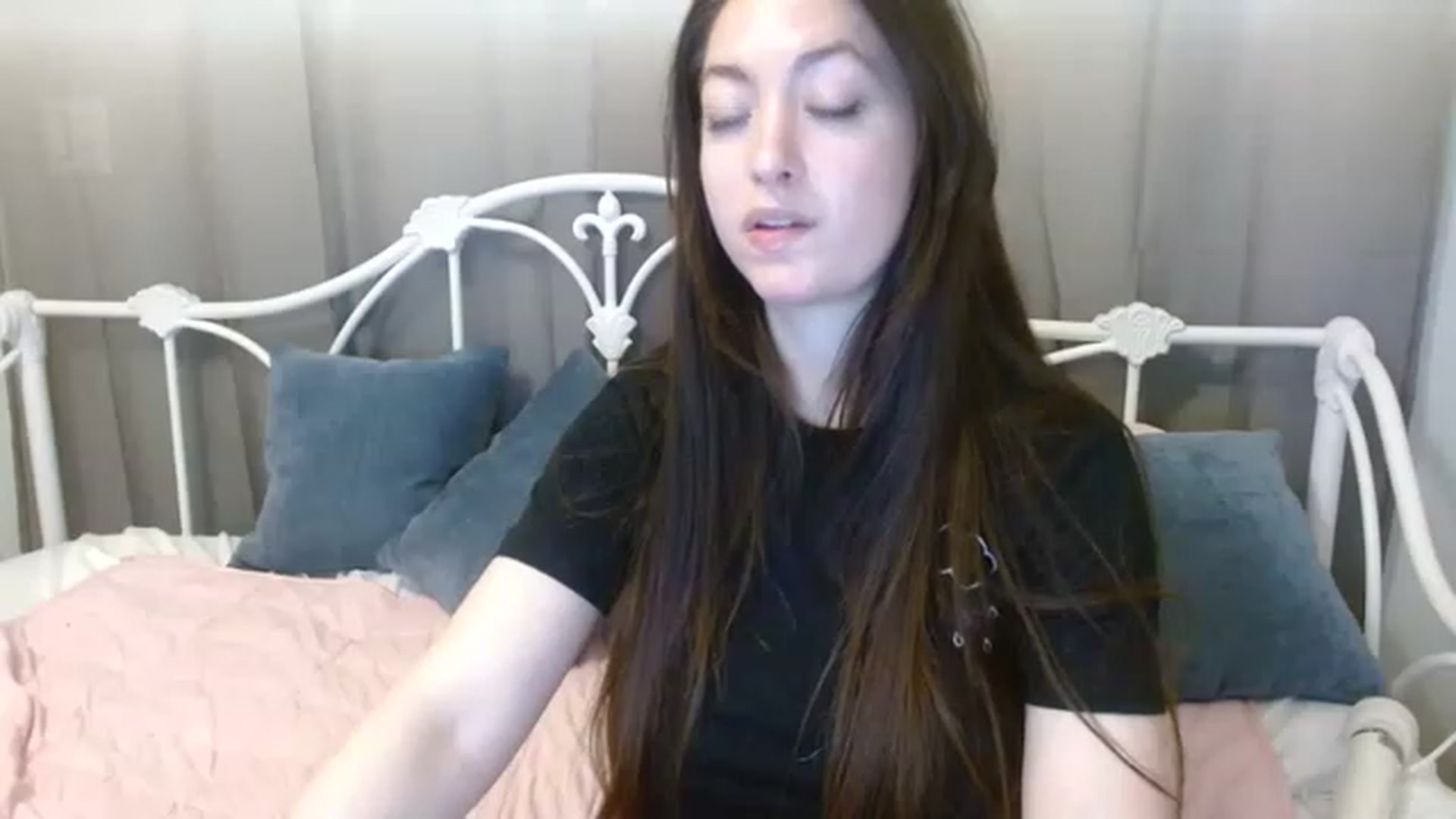 Gallery image thumbnail from DallasOhMy's myfreecams stream on, 02/14/2023, 04:07 image 9 of 20