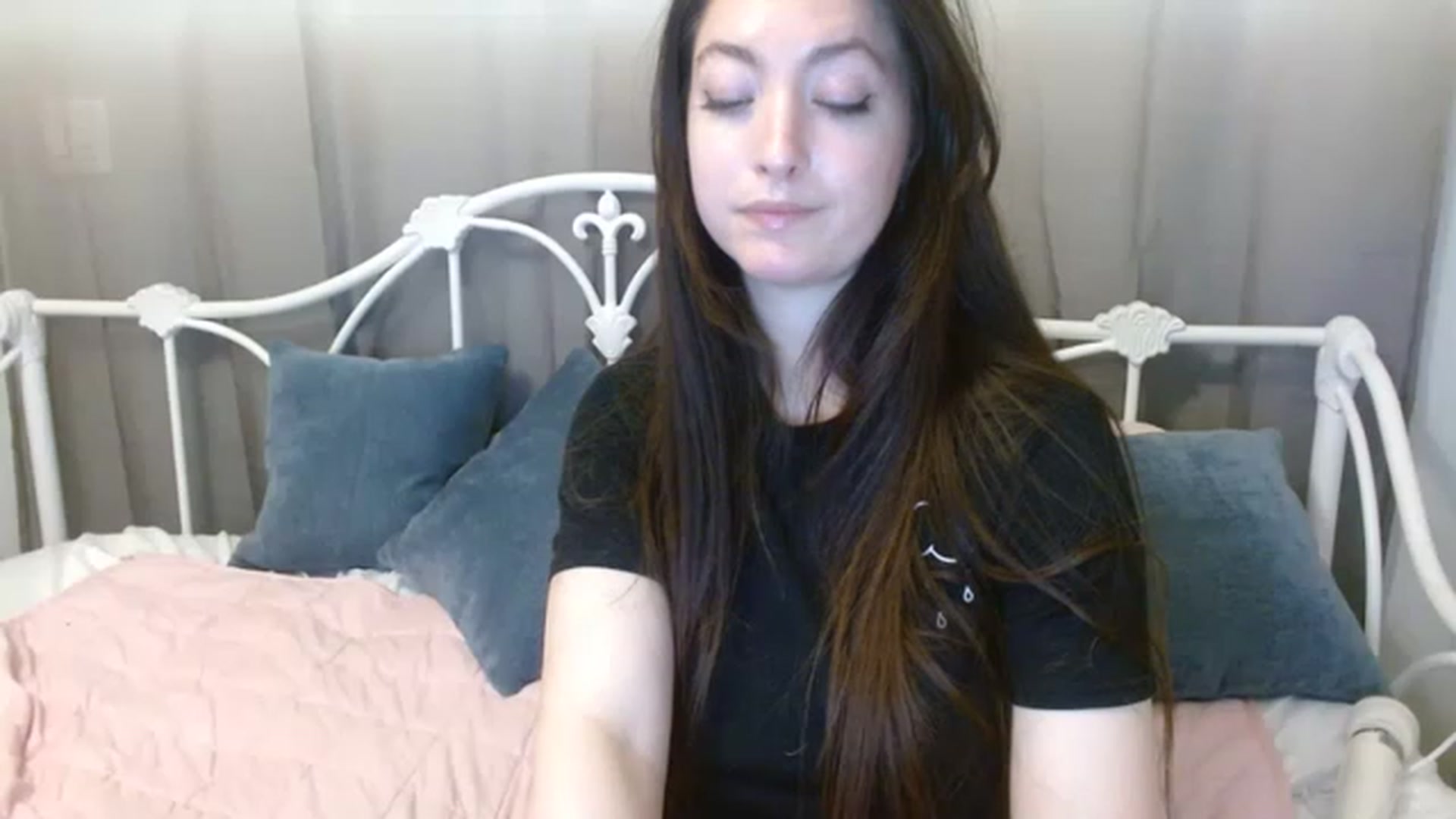 Gallery image thumbnail from DallasOhMy's myfreecams stream on, 02/14/2023, 04:07 image 4 of 20
