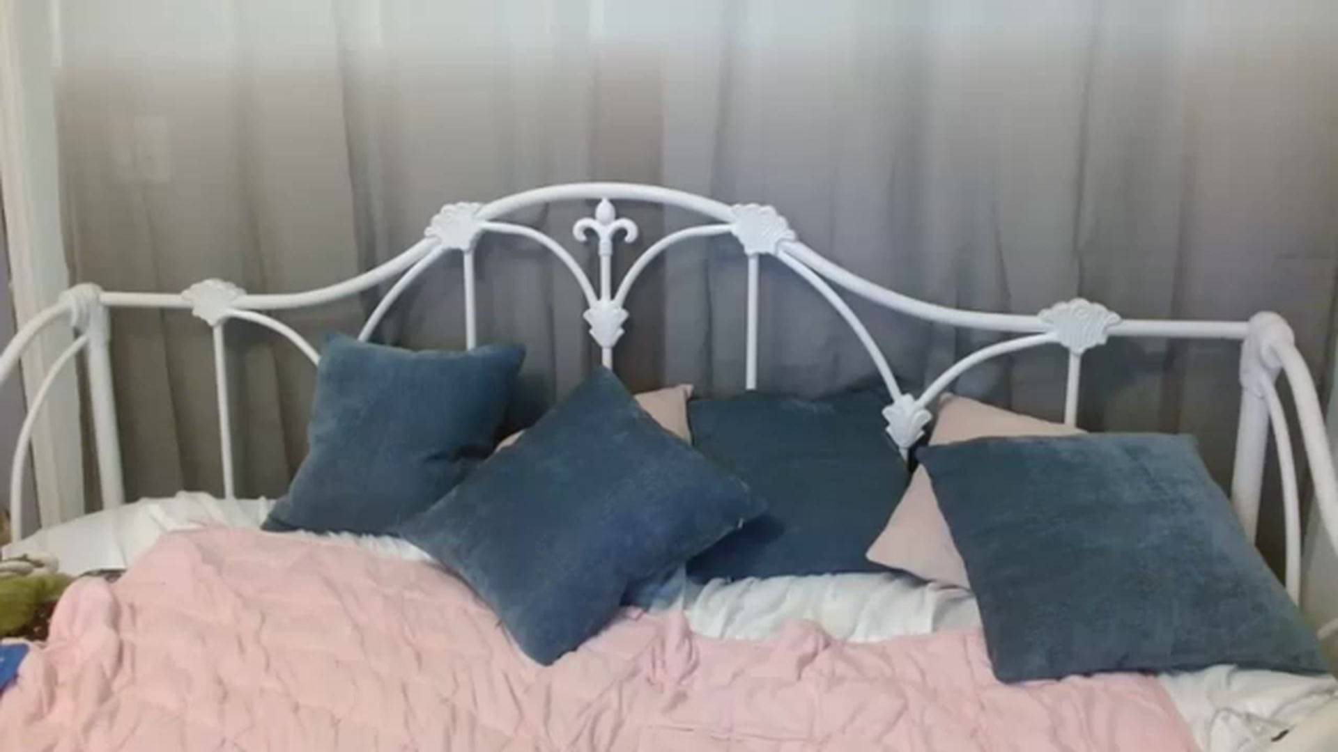 Gallery image thumbnail from DallasOhMy's myfreecams stream on, 02/15/2023, 02:32 image 1 of 20