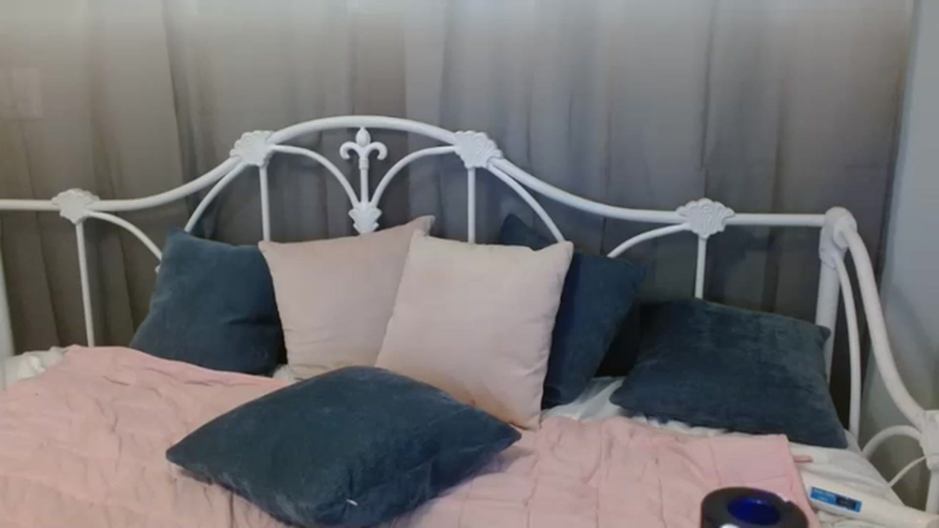 Gallery image thumbnail from DallasOhMy's myfreecams stream on, 02/18/2023, 01:35 image 7 of 20